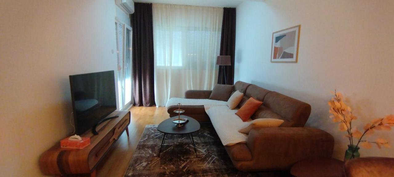 South Side Apartment Podgorica Buitenkant foto